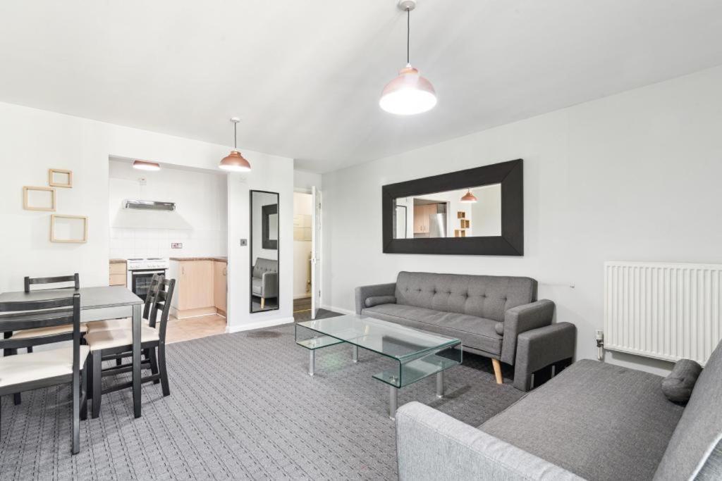 Docklands Cozy View Apartment London Bagian luar foto
